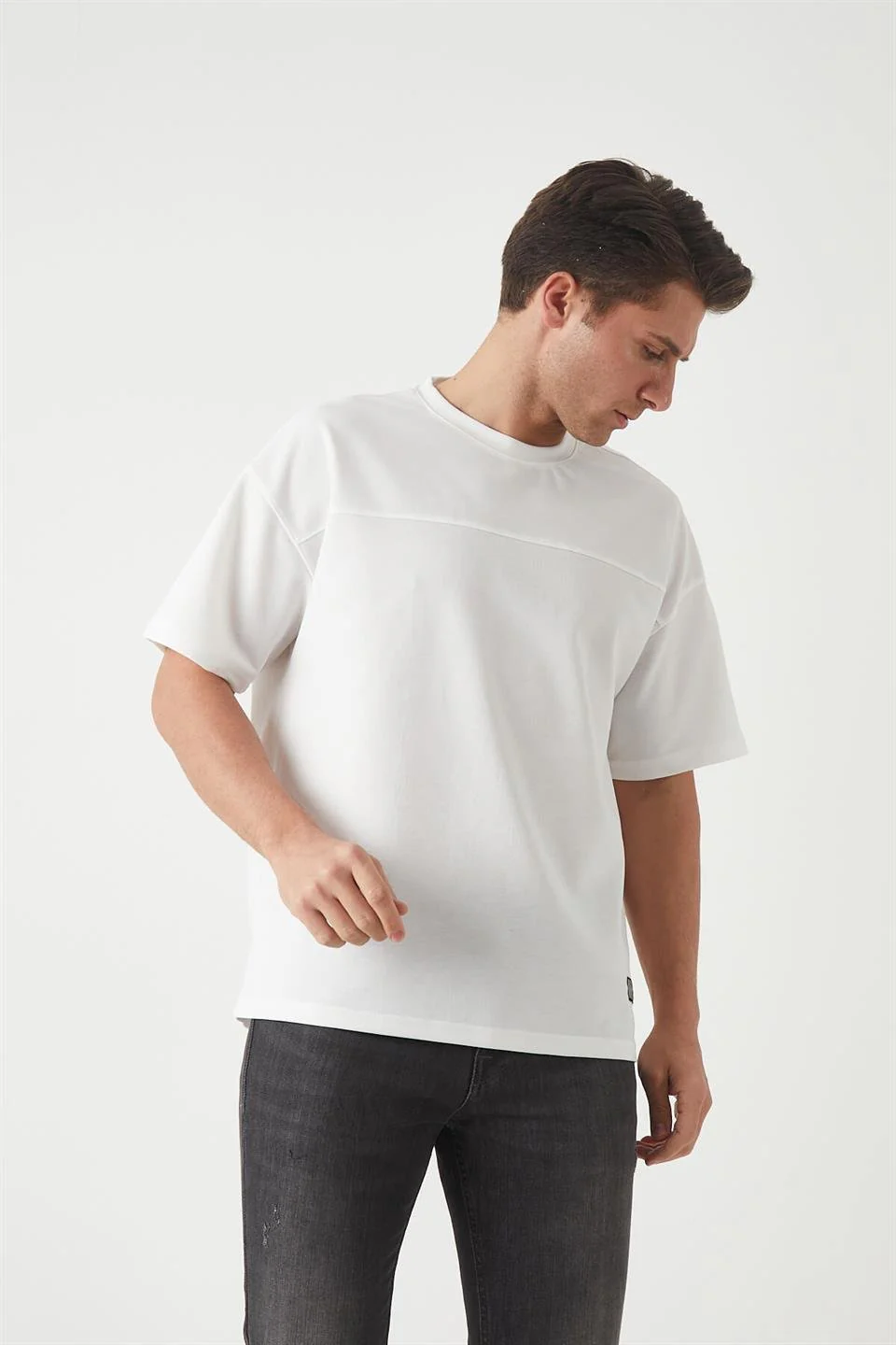 t‑shirt oversize homme avec panneaux design – Image 6