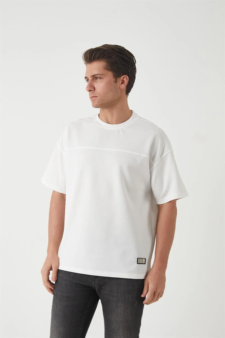 t‑shirt oversize homme avec panneaux design – Image 8