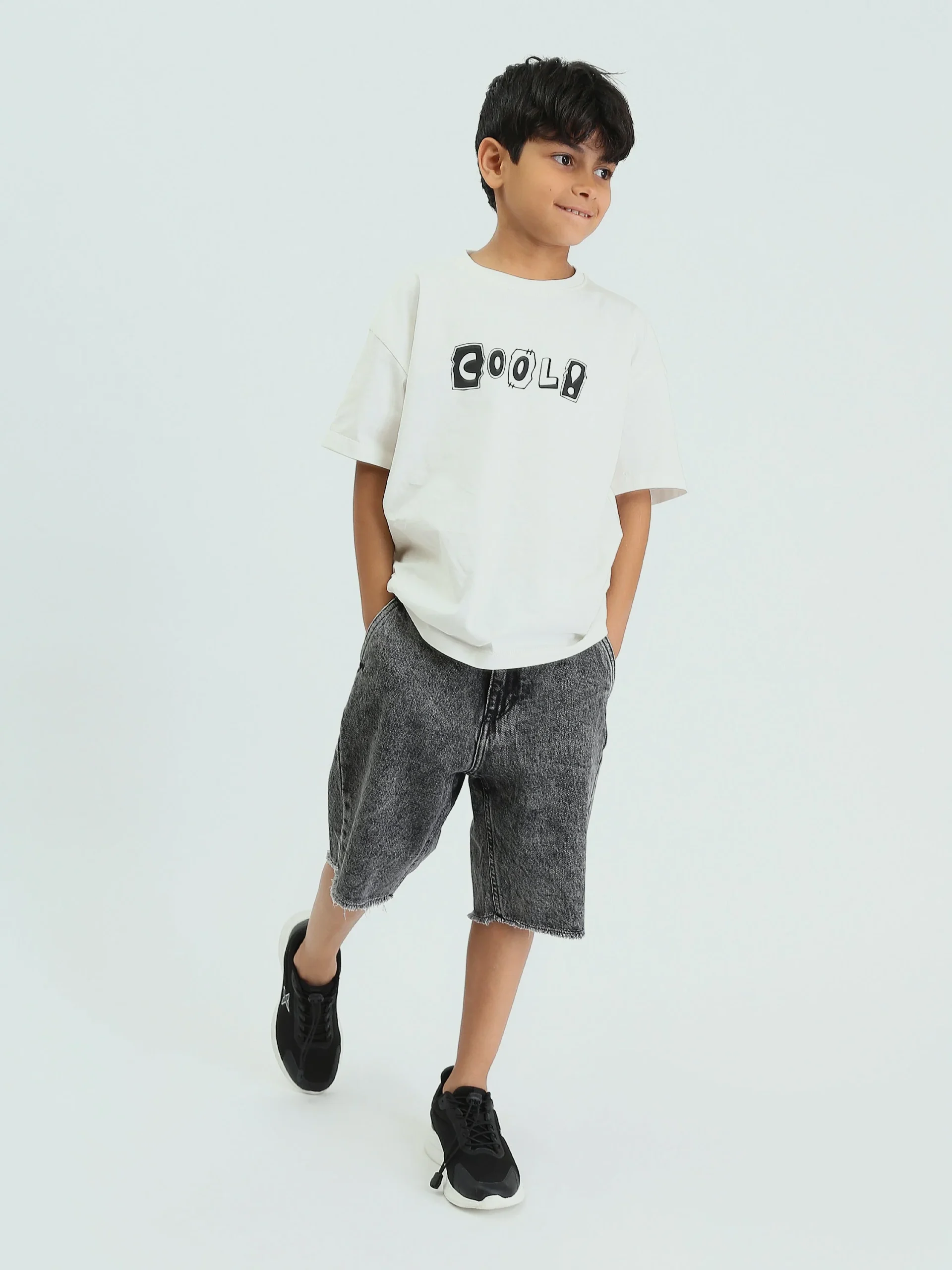 Short en jean enfant au design moderne avec effet délavé – SHR25SDBP31706TB1 – Image 7