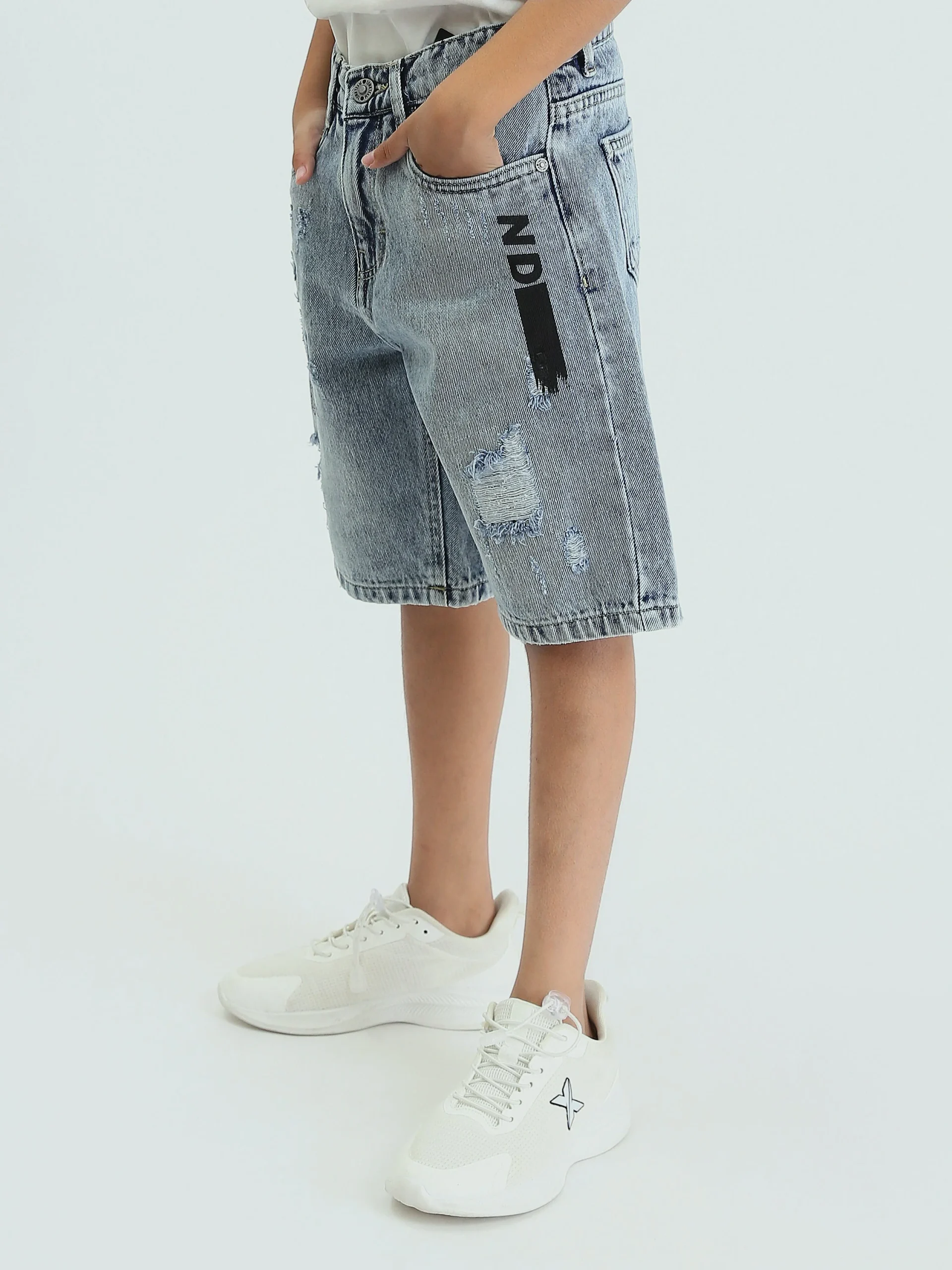 Short en Jean Garçon Délavé avec Imprimé "ND" – Style Urbain et Confortable - SHR25SDSP30207TB1 – Image 2