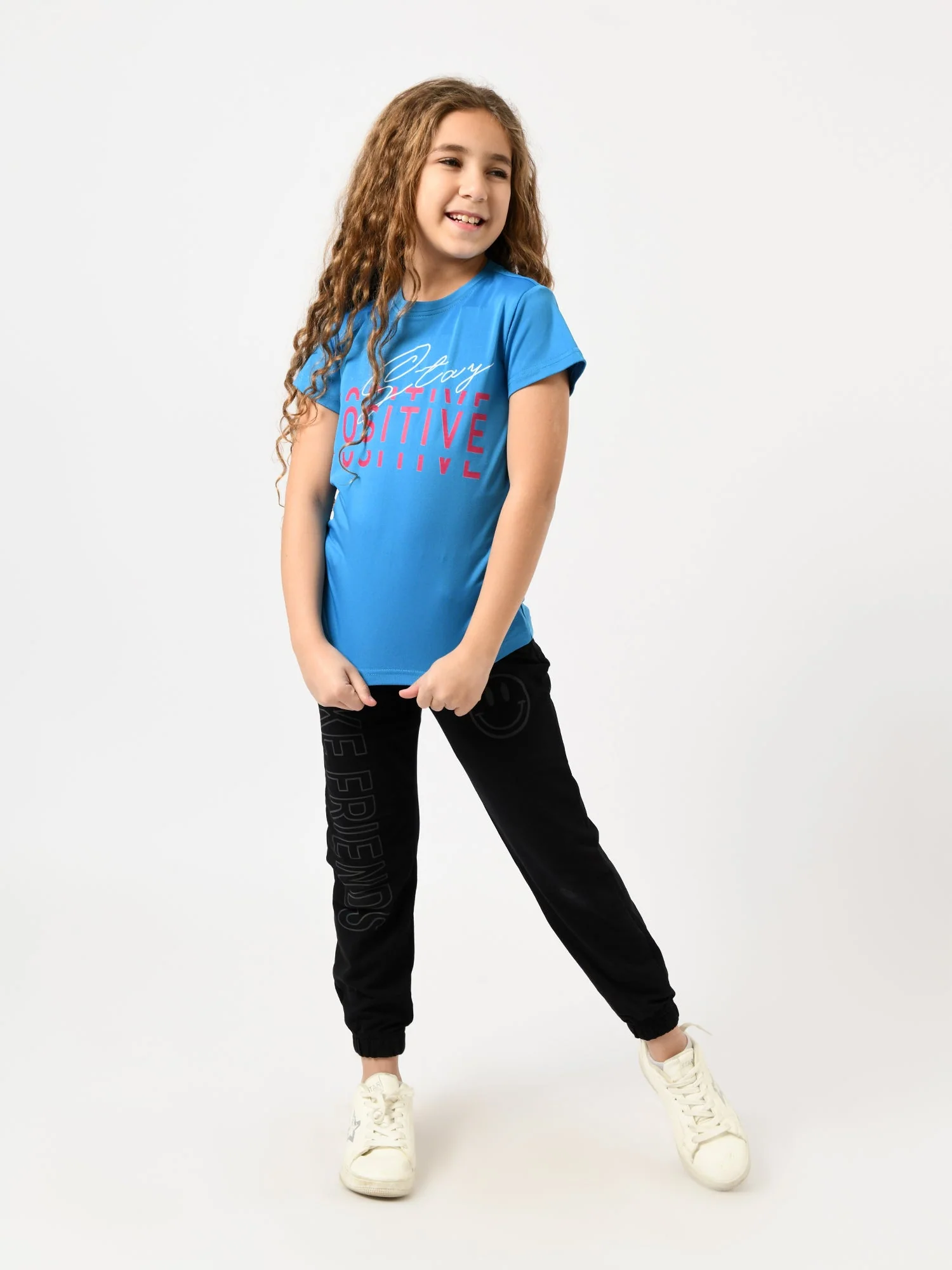 T-shirt fille à manches courtes, message Stay Positive – TSH24SPRR71089MG1 – Image 6