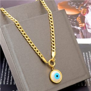 Collier avec oeil