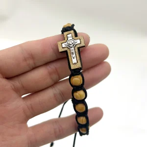Bracelet catholique bois