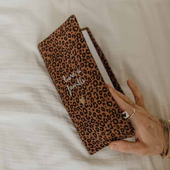 Atelier Wagram – Protège livret de famille Léopard Marron – Image 3