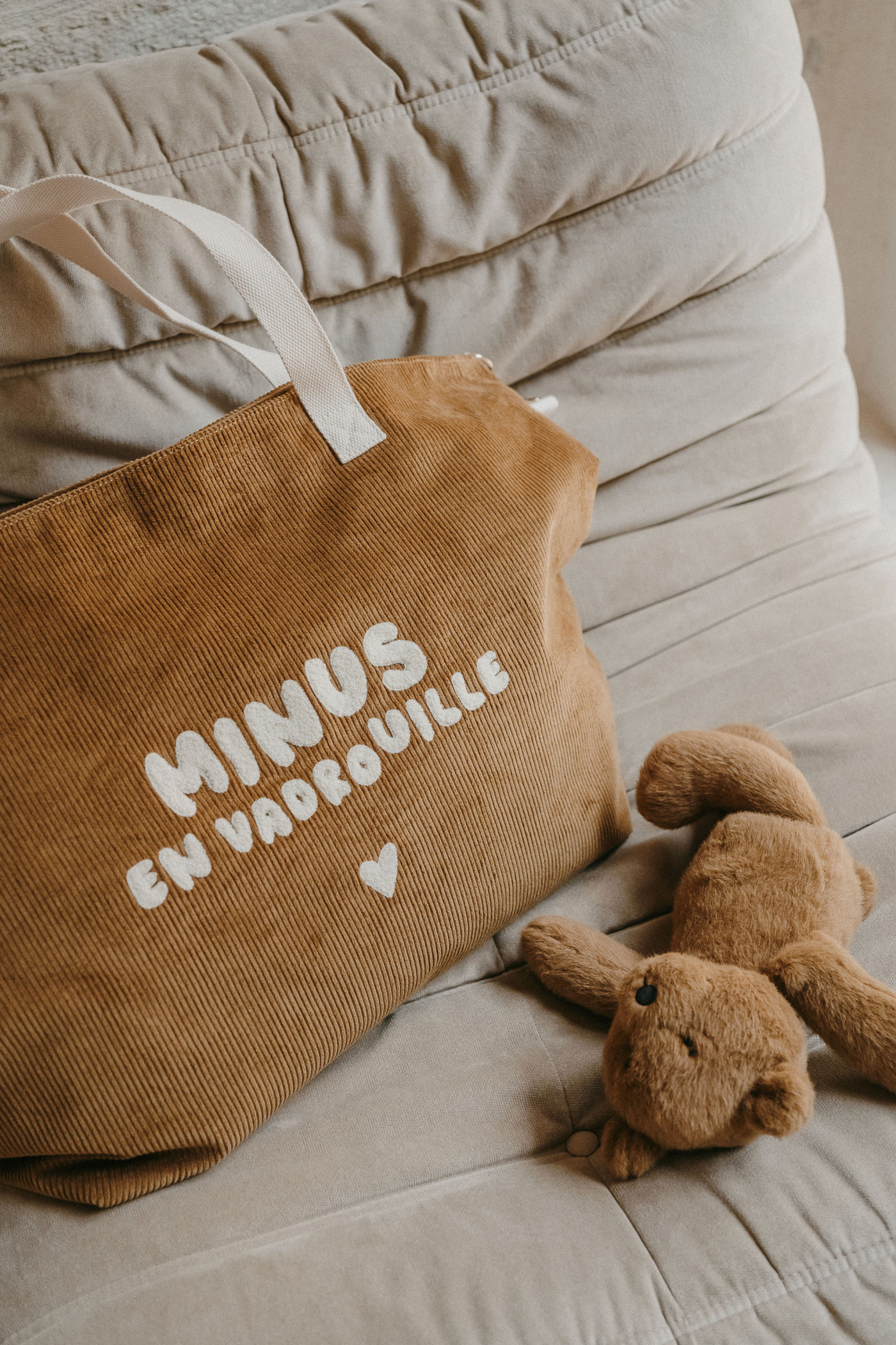 Zakuw – Sac XL velours « Minus en vadrouille » – Image 3